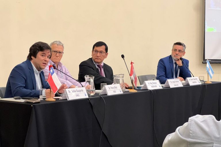 Académico de la Escuela de Fonoaudiología UACh Sede Puerto Montt destaca en curso y congreso de Otorrinoaringología en Perú